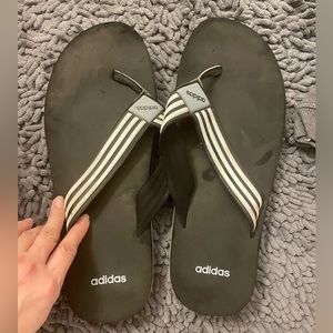 ADIDAS SZ 12 Men’s (thong) flip flops. Minimally worn.